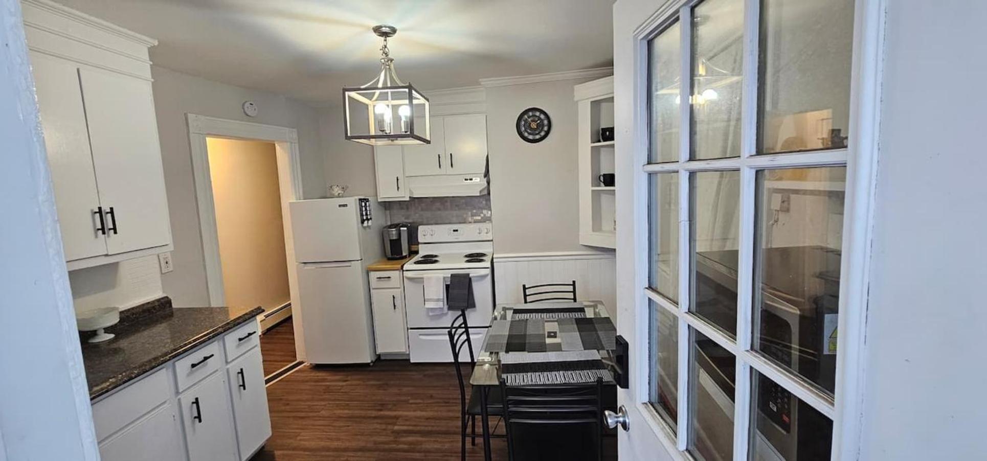 Private Apt In Middletown-Wesleyan Bagian luar foto